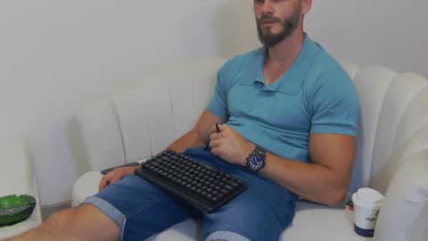 Snapshot of mauro_real_man chatting on 06/18/26, 06:23 mauro_real_man online show from 06/18/26, 06:23