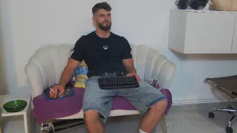 Snapshot of mauro_real_man chatting on 07/01/26, 07:35 mauro_real_man online show from 07/01/26, 07:35