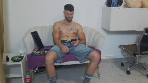Snapshot of mauro_real_man chatting on 07/08/26, 05:28 mauro_real_man online show from 07/08/26, 05:28