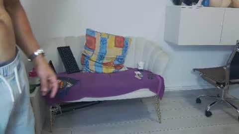 Snapshot of mauro_real_man chatting on 07/20/26, 07:44 mauro_real_man online show from 07/20/26, 07:44