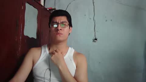 Snapshot of maurodirty chatting on 12/14/24, 06:52 Mauro online show from 12/14/24, 06:52