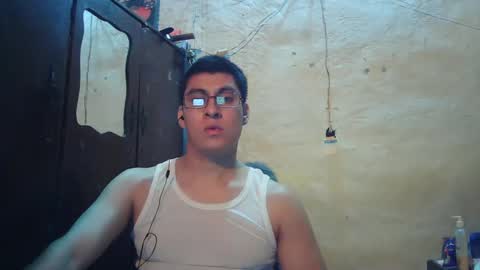 Snapshot of maurodirty chatting on 03/09/25, 07:01 Mauro online show from 03/09/25, 07:01