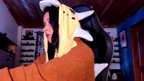 Hilary online show from 11/03/25, 09:48