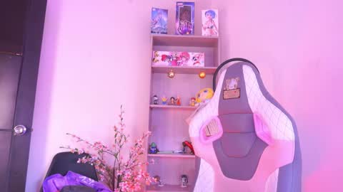 Snapshot of mavy_ chatting on 02/27/26, 07:03 MAVY online show from 02/27/26, 07:03