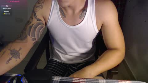 Snapshot of max1999__ chatting on 02/23/26, 11:02 Maxi Independent model online show from 02/23/26, 11:02
