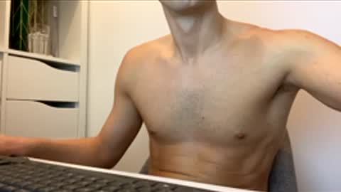 max681334 online show from 12/19/25, 01:29