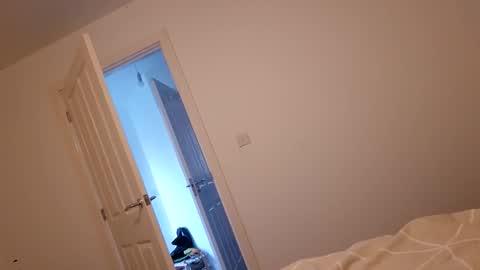 max_0737 online show from 09/22/25, 05:26