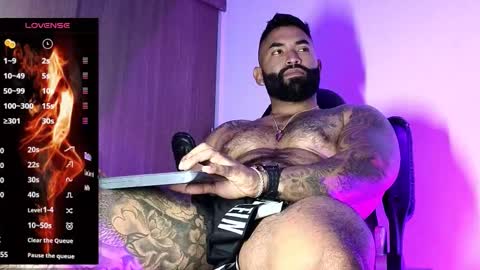 max__prada online show from 10/12/25, 01:48