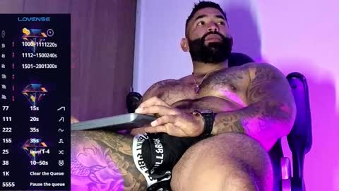 max__prada online show from 11/30/25, 02:26