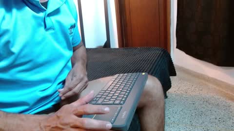 Max  Ashley online show from 02/02/25, 04:11