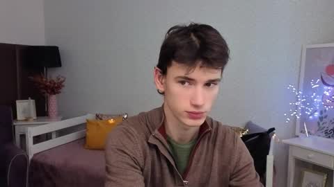 Max online show from 12/18/25, 08:20