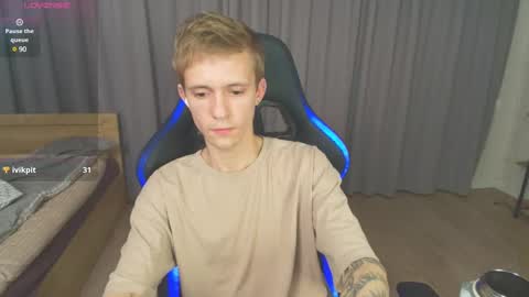 Max Gen with tats 24years  And Ethan without tats 20 years online show from 02/10/25, 11:13