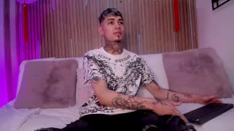 Snapshot of max_hader chatting on 02/26/26, 12:48 Max online show from 02/26/26, 12:48