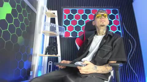 Max online show from 03/26/26, 03:12