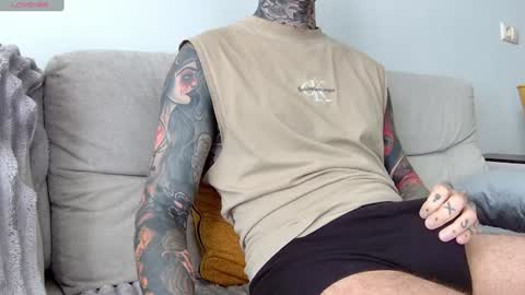 Snapshot of max_reaves chatting on 07/10/26, 05:34 online show from 07/10/26, 05:34