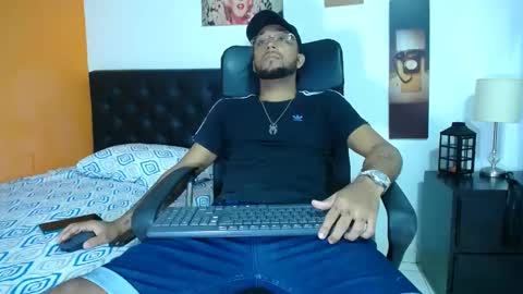 max_sexyhot26 online show from 02/21/25, 03:01