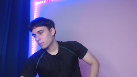 max_snow1616 online show from 02/04/26, 04:02