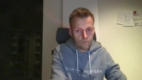 Snapshot of max_straight_1 chatting on 01/28/25, 06:39 Max take off clothes online show from 01/28/25, 06:39