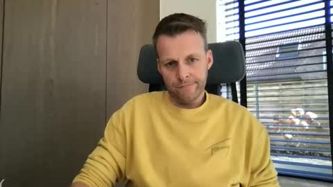 Max take off clothes online show from 03/02/26, 10:22