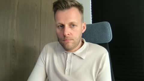 Max take off clothes online show from 03/20/26, 12:21