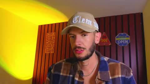 Max Taylor online show from 10/22/25, 12:33