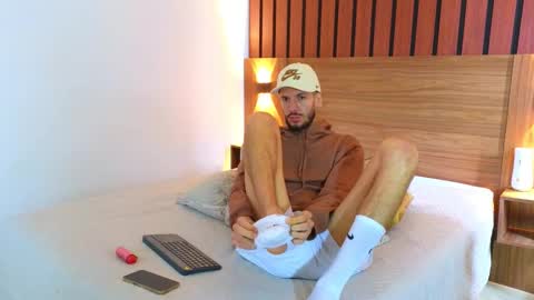 Snapshot of max_tayloor chatting on 02/04/26, 06:25 Max Taylor online show from 02/04/26, 06:25