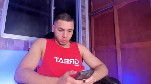 max_valiant1 online show from 01/12/26, 12:05