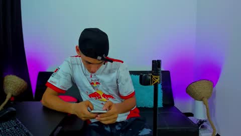 MAX     online show from 10/27/25, 06:23