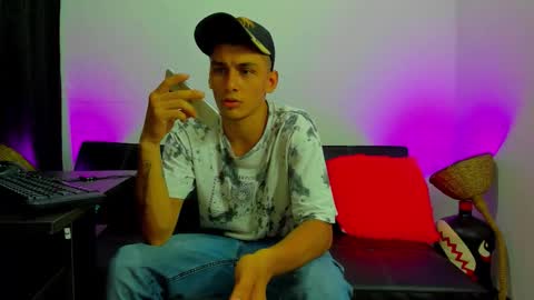 MAX     online show from 12/19/25, 06:04