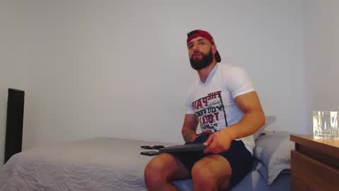 max_xl_ online show from 02/18/26, 03:52