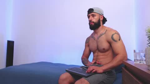 max_xl_ online show from 04/08/26, 04:18