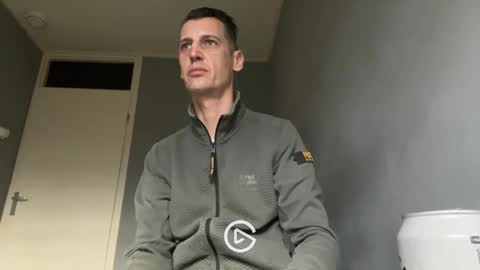 Snapshot of maxbose666 chatting on 03/11/25, 03:45 Max online show from 03/11/25, 03:45