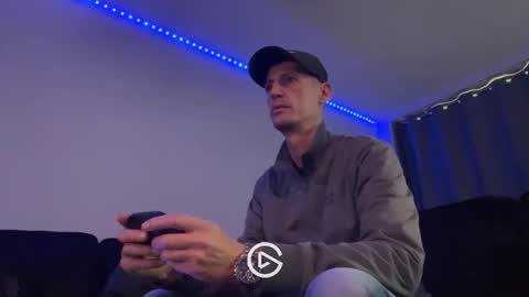 Snapshot of maxbose666 chatting on 11/01/25, 11:01 Max online show from 11/01/25, 11:01