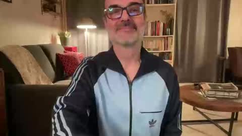 Max Mikado online show from 02/01/25, 10:34