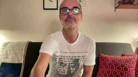 Max Mikado online show from 10/12/25, 05:45