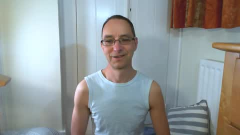 Max Davies online show from 04/26/26, 07:28