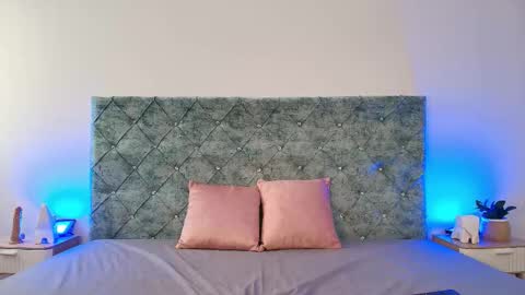 M A X F R O S T   online show from 12/20/25, 07:10