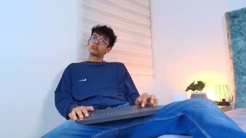 M A X F R O S T   online show from 01/12/26, 07:19