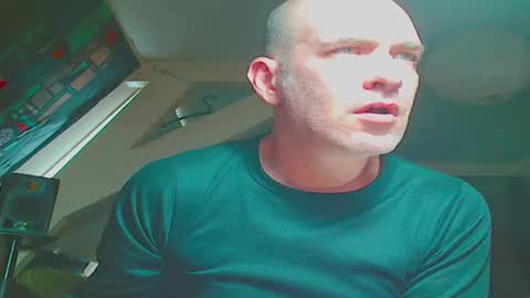 Snapshot of maxhardcore77 chatting on 12/01/25, 09:03 maxhardcore77 online show from 12/01/25, 09:03