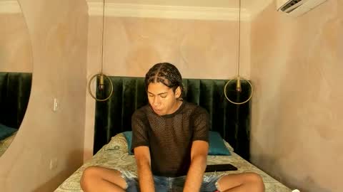 maxim online show from 11/25/25, 03:06