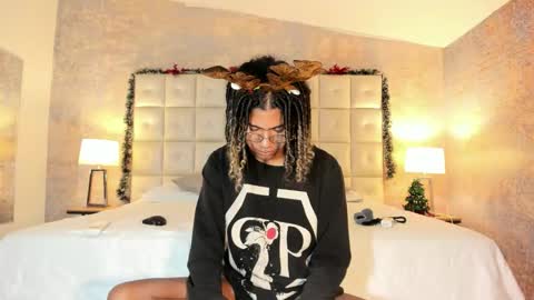 maxim online show from 12/18/25, 03:12