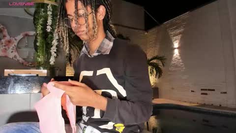 maxim online show from 12/19/25, 03:35