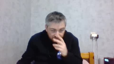 Snapshot of maximefrxx chatting on 12/29/24, 04:19 Maxime online show from 12/29/24, 04:19