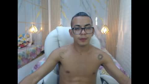 Snapshot of maximiliano_hotdevil chatting on 05/26/26, 02:18 maxi online show from 05/26/26, 02:18