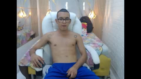 Snapshot of maximiliano_hotdevil chatting on 05/27/26, 05:15 maxi online show from 05/27/26, 05:15