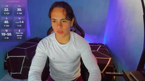 Snapshot of maximiliano_scoott_ chatting on 10/14/25, 06:42 maximiliano_scoott_ online show from 10/14/25, 06:42