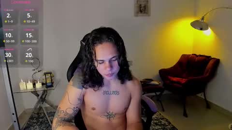 Snapshot of maximiliano_scoott_ chatting on 11/18/25, 12:05 maximiliano_scoott_ online show from 11/18/25, 12:05