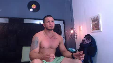 Snapshot of maximiliano_stronge chatting on 05/28/26, 05:32 Maximiliano online show from 05/28/26, 05:32