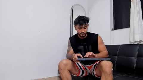 Snapshot of maximo004 chatting on 11/20/25, 03:07 Maximo online show from 11/20/25, 03:07