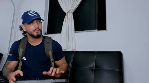 Snapshot of maximo004 chatting on 11/29/25, 03:09 Maximo online show from 11/29/25, 03:09